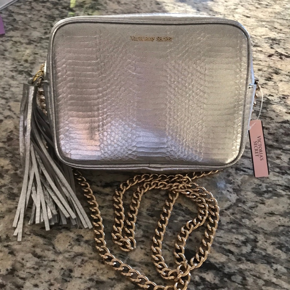 VS  SHOULDER/CROSSBODY w/TOSSIL w/GOLD CHAIN